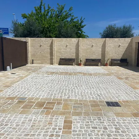 Palazzo Momi 3* בארי