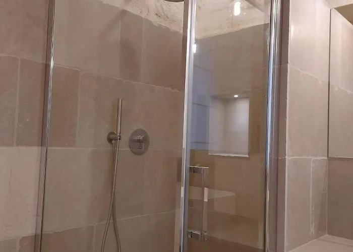 לינה וארוחת בוקר Palazzo Momi 3*