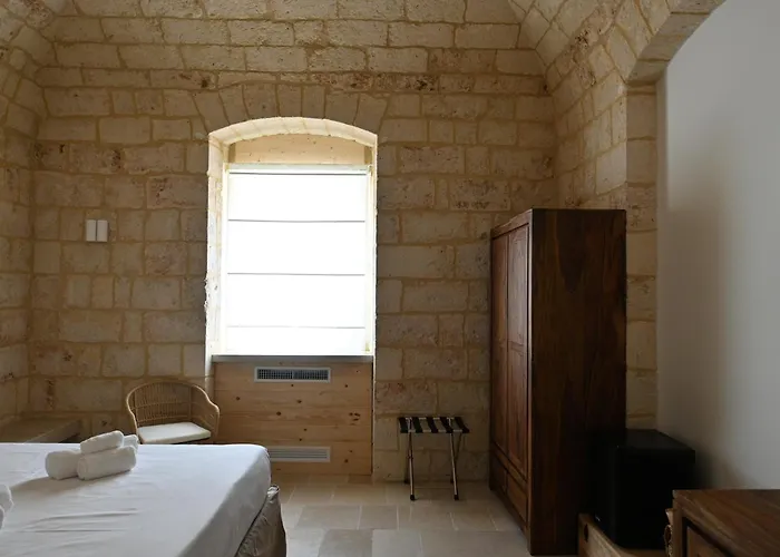 לינה וארוחת בוקר Palazzo Momi 3*